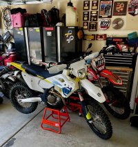 Husky-Garage1.jpg
