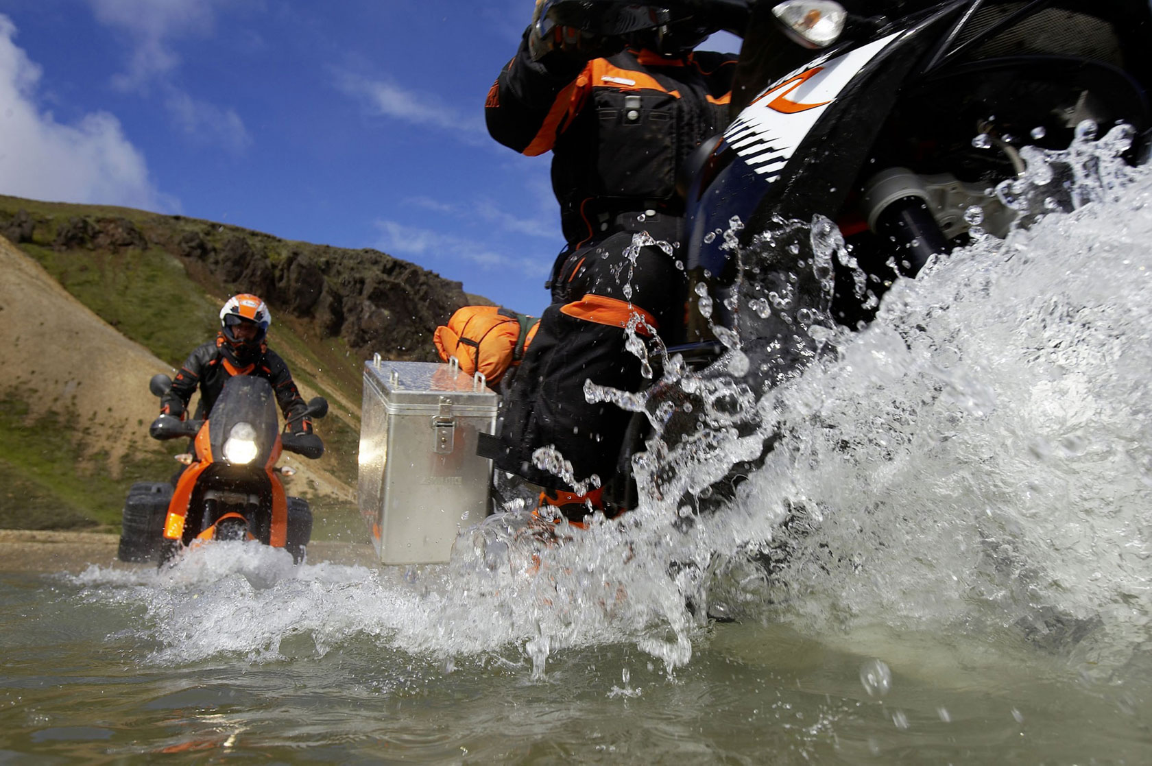 2011-KTM-990-Adventure-R-Front-in-tourng.jpg