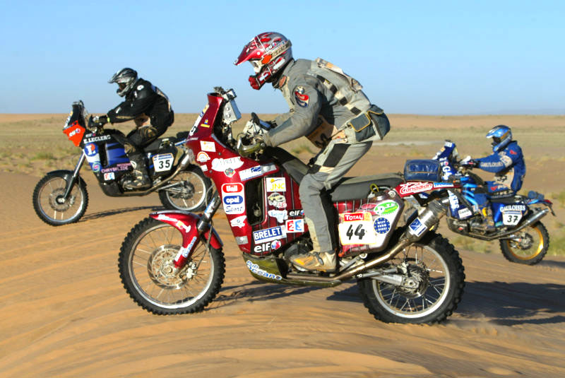 dakar_ktm_motorcycles.jpg