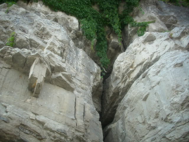 caveinrock8.jpg