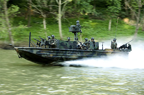 gunboats-2-470-0309.jpg