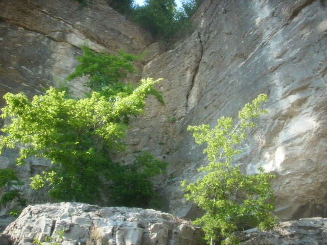 caveinrock14.jpg