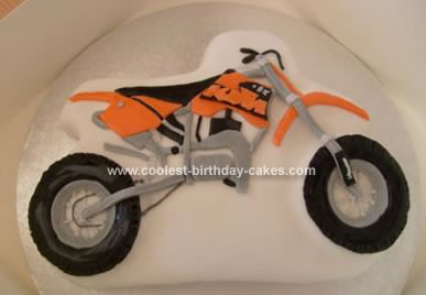 coolest-motocross-bike-birthday-cake-15-21322914.jpg