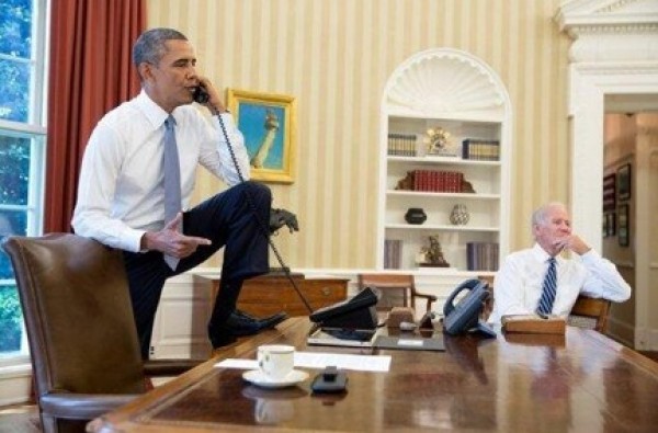 obama-foot-on-desk-e1378073890735.jpg